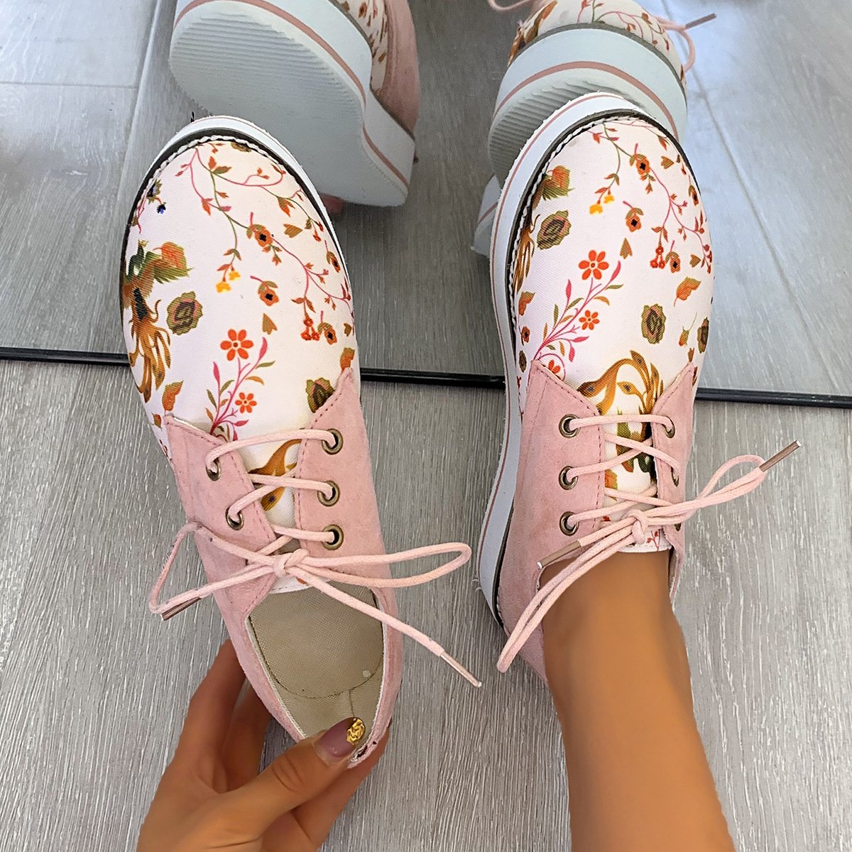 Painted print stitching casual shoes